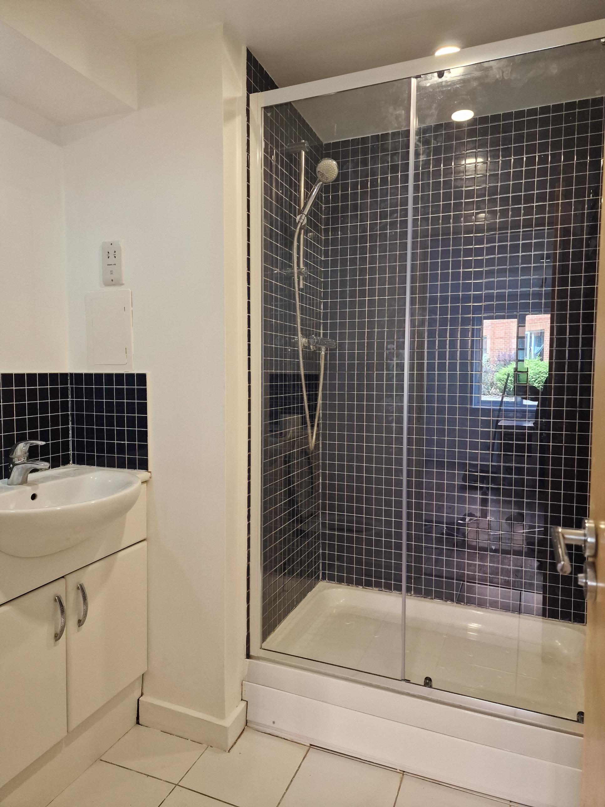En-suite — 23 Mallard Court