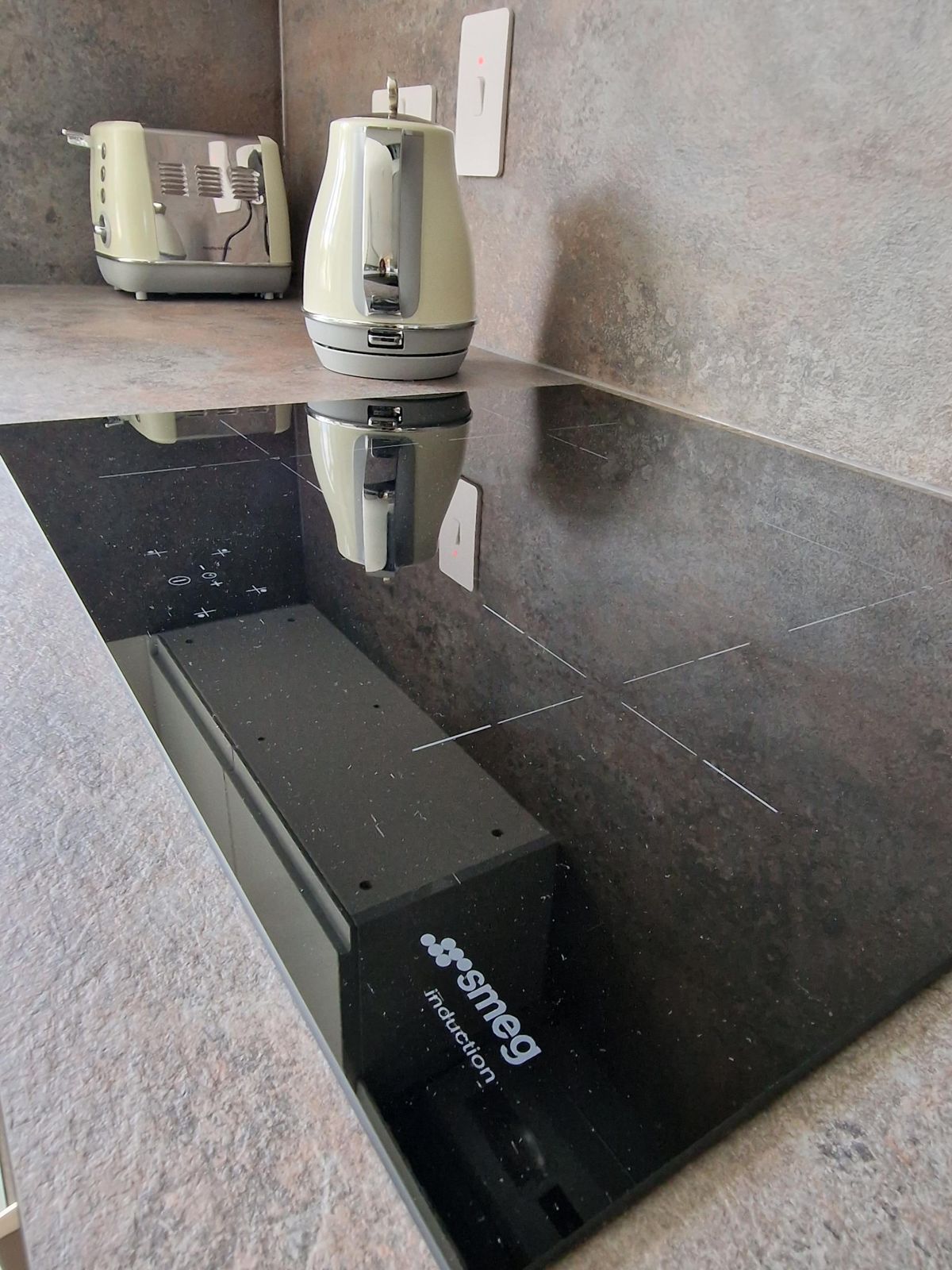 Smeg induction hob — N10 2EU Muswell Hill