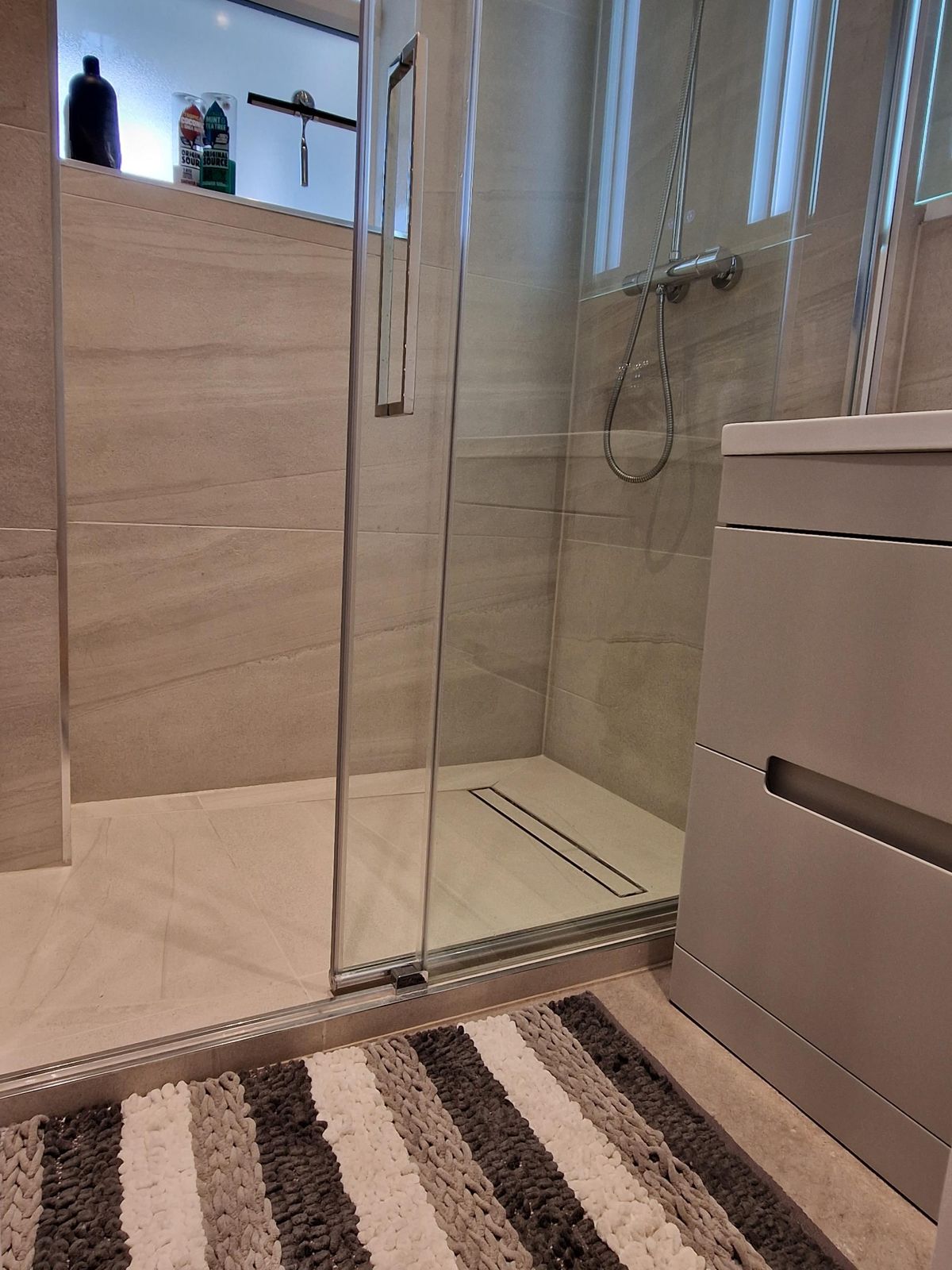 Shower room — N10 2EU Muswell Hill